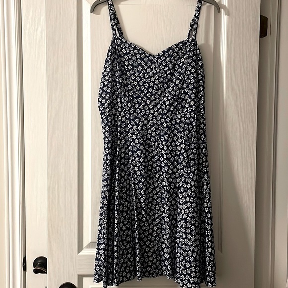 Old Navy - Floral Dress - Picture 2 of 5
